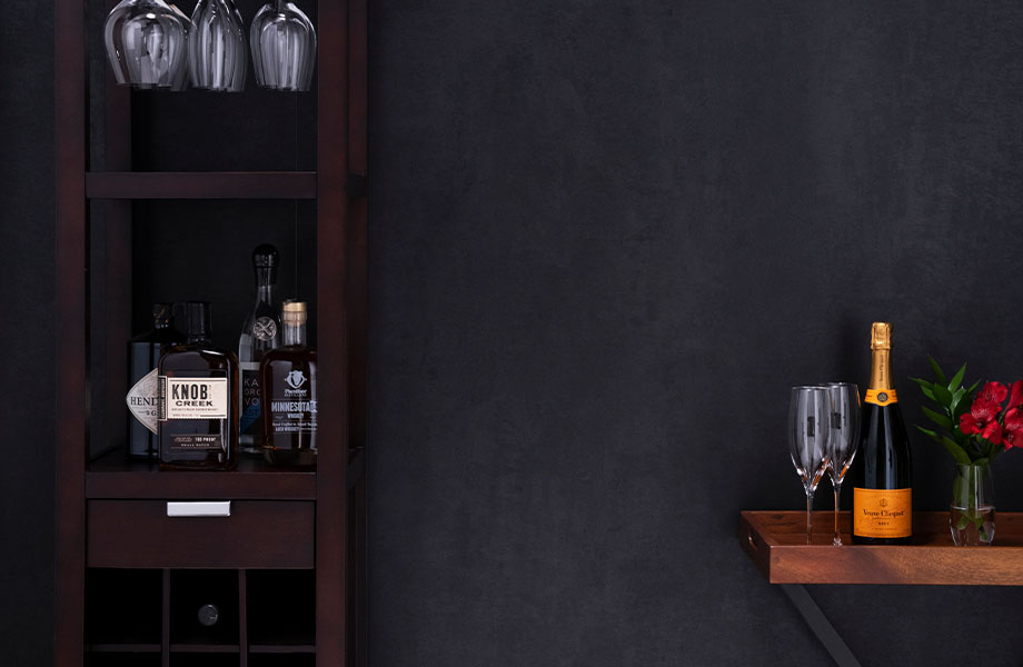 M9422 Black Patina metal wall with wine and stemware